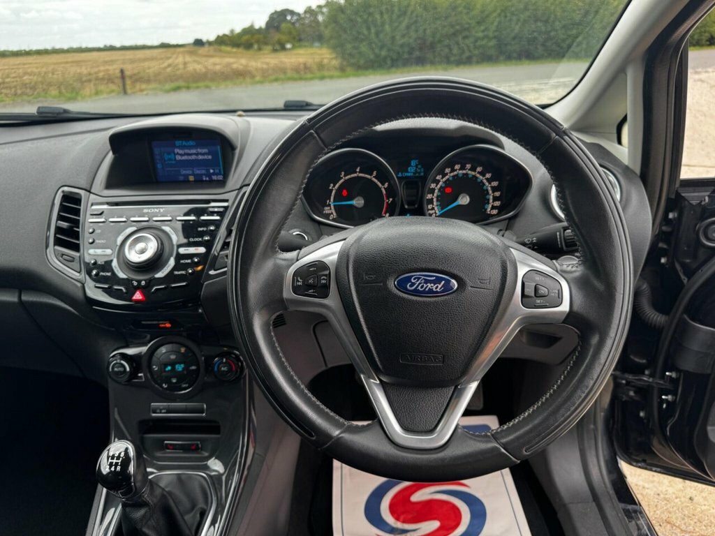 Ford Fiesta 1.0 Ecoboost Zetec 2013 White #48