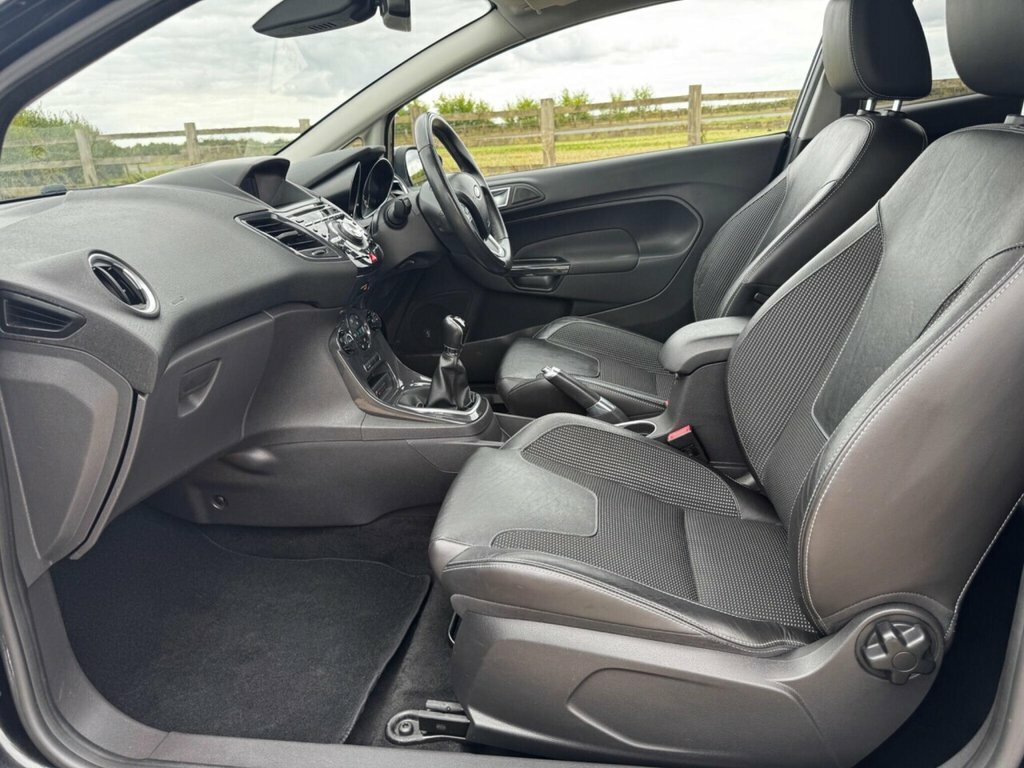 Ford Fiesta 1.0 Ecoboost Zetec 2013 White #43