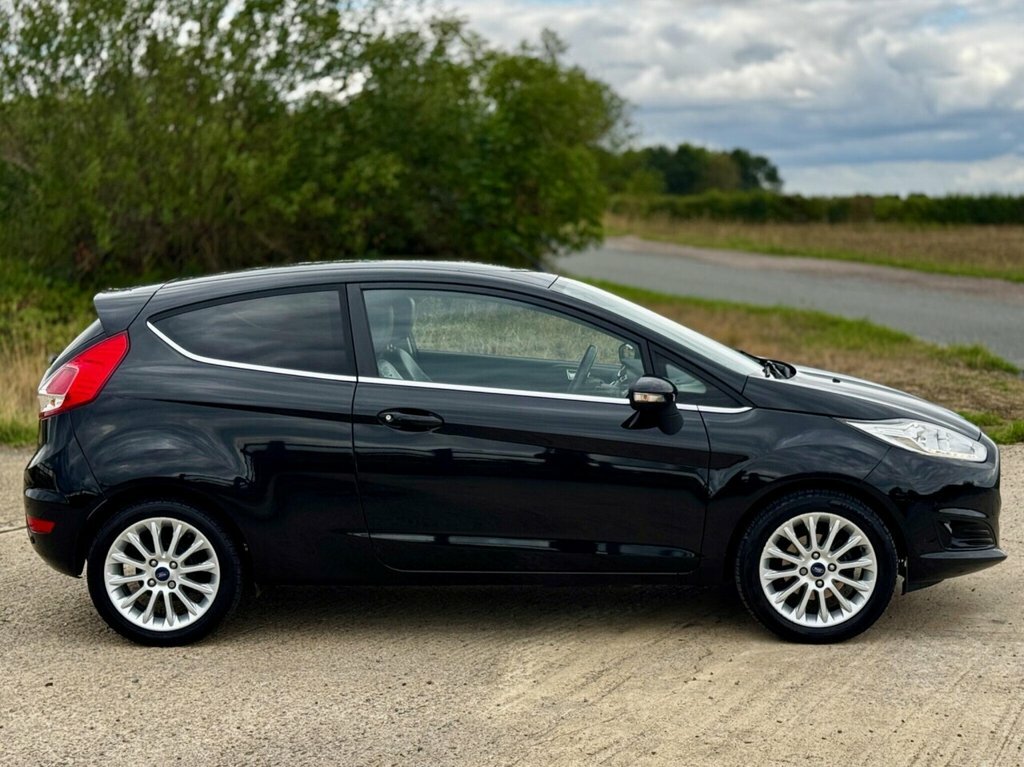 Ford Fiesta 1.0 Ecoboost Zetec 2013 White #10