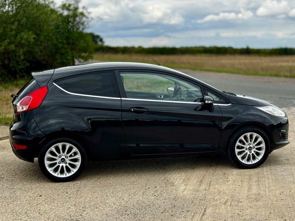 Ford Fiesta 1.0 Ecoboost Zetec 2013 White #11