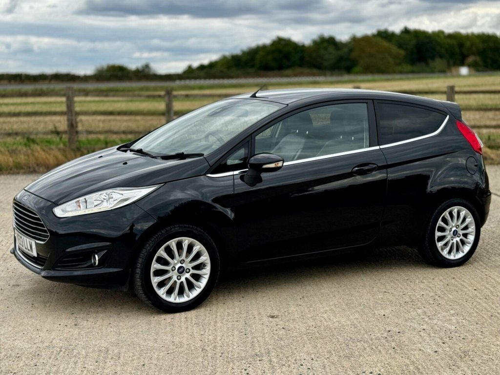 Ford Fiesta 1.0 Ecoboost Zetec 2013 White #25