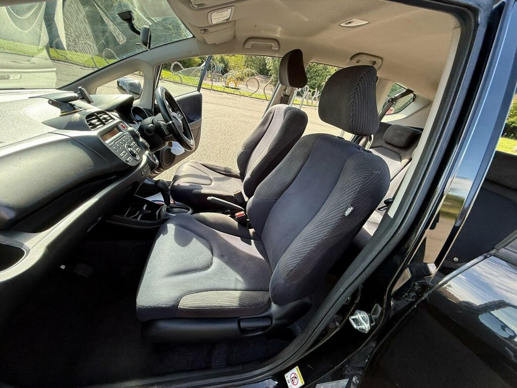 Honda Jazz 1.4 I-vtec Es Cvt Blue #32