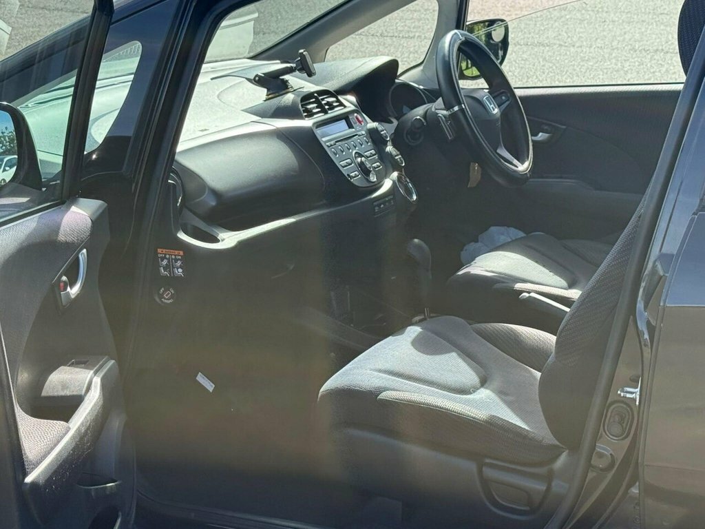 Honda Jazz 1.4 I-vtec Es Cvt Blue #34