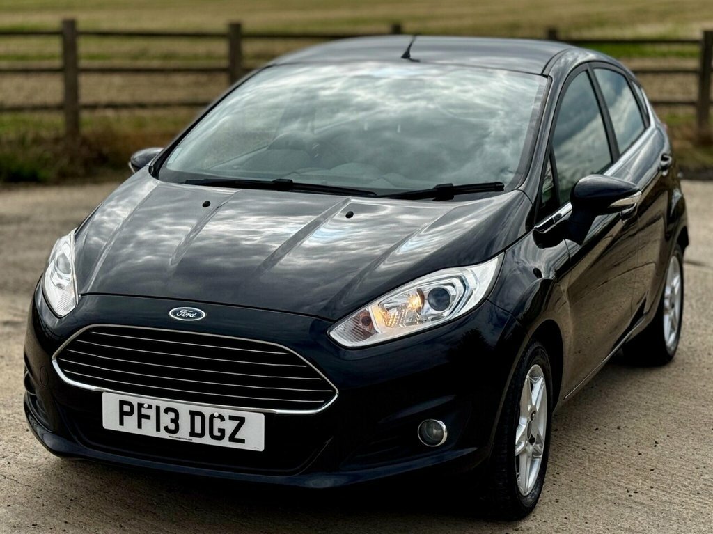 Ford Fiesta Hatchback Black #2