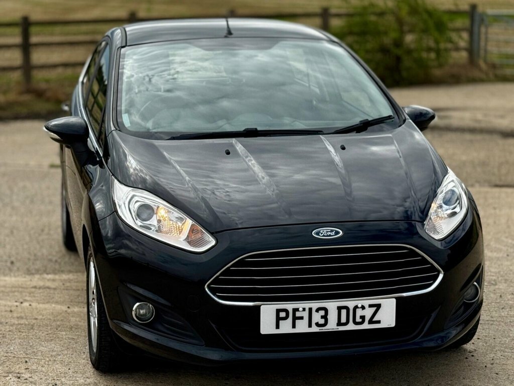 Ford Fiesta Hatchback Black #5
