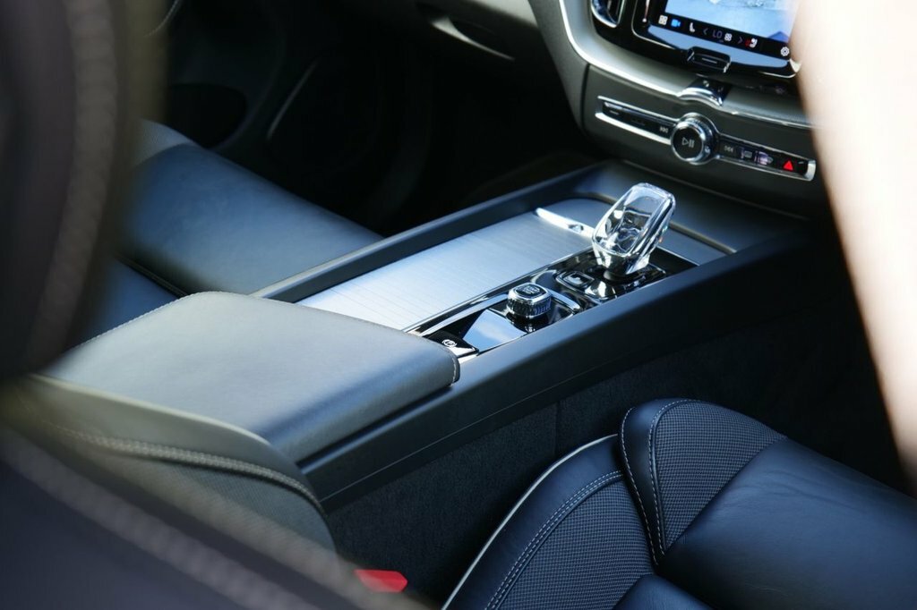 Volvo XC60 B5 Ultimate Awd Mhev Black #22