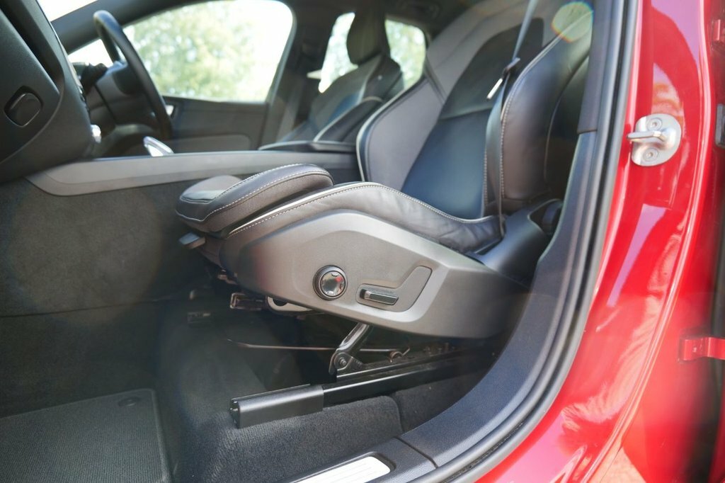 Volvo XC60 B5 Ultimate Awd Mhev Black #25