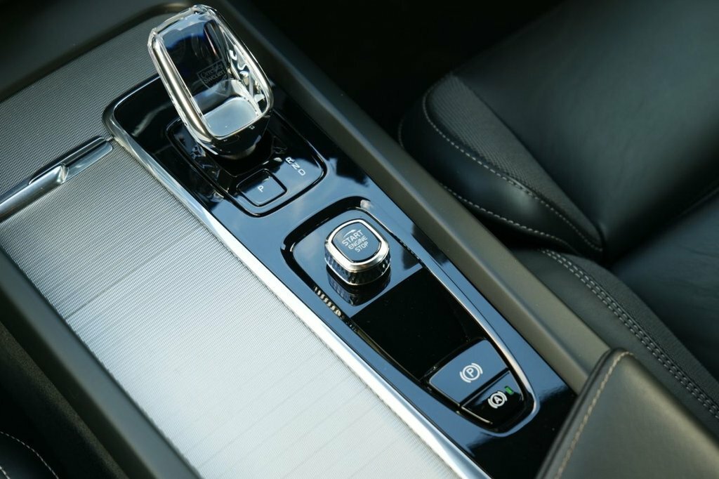 Volvo XC60 B5 Ultimate Awd Mhev Black #21