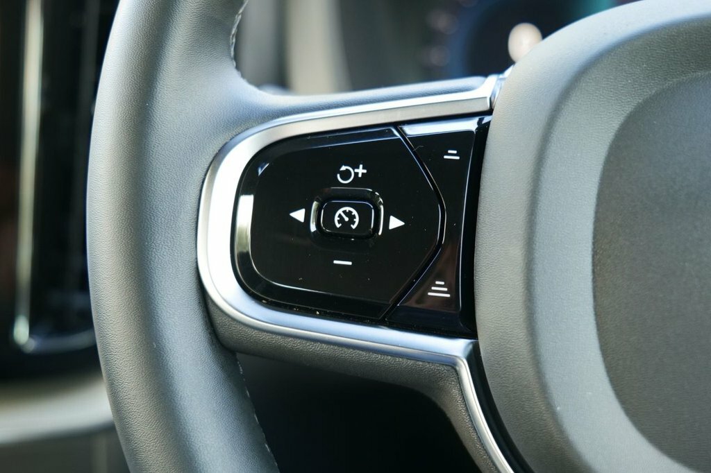 Volvo XC60 B5 Ultimate Awd Mhev Black #12