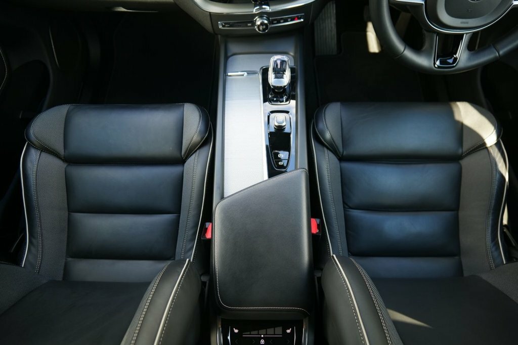 Volvo XC60 B5 Ultimate Awd Mhev Black #20