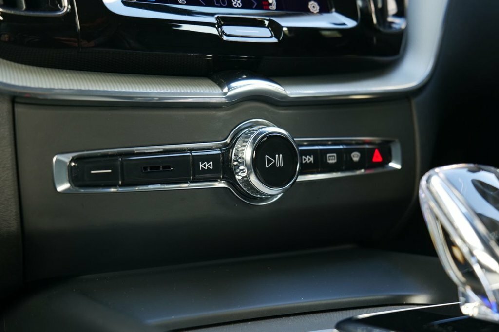 Volvo XC60 B5 Ultimate Awd Mhev Black #18