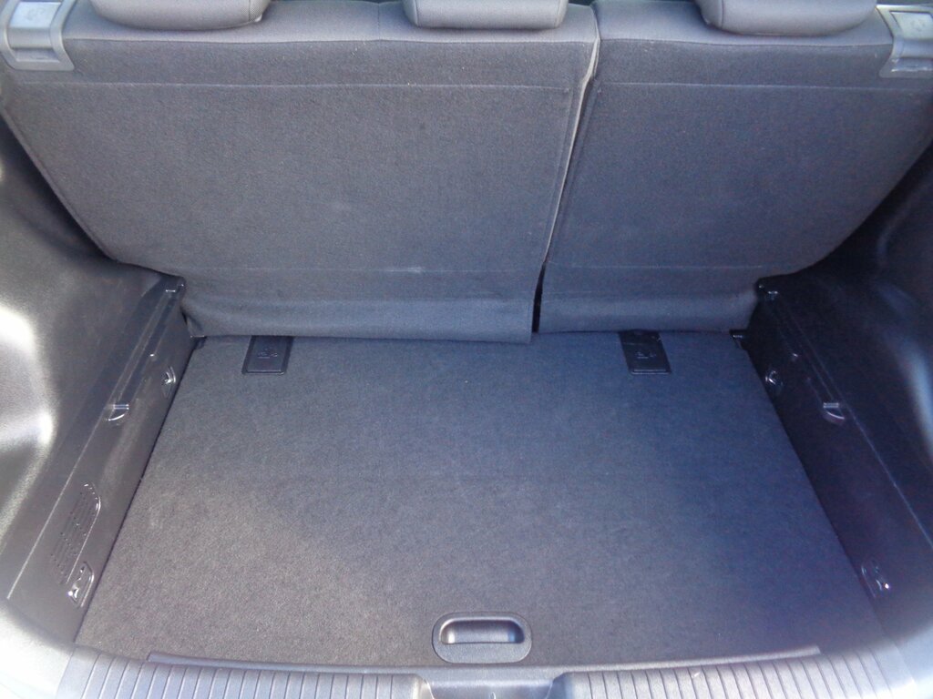 Kia Venga 1.6L 3 Silver #12
