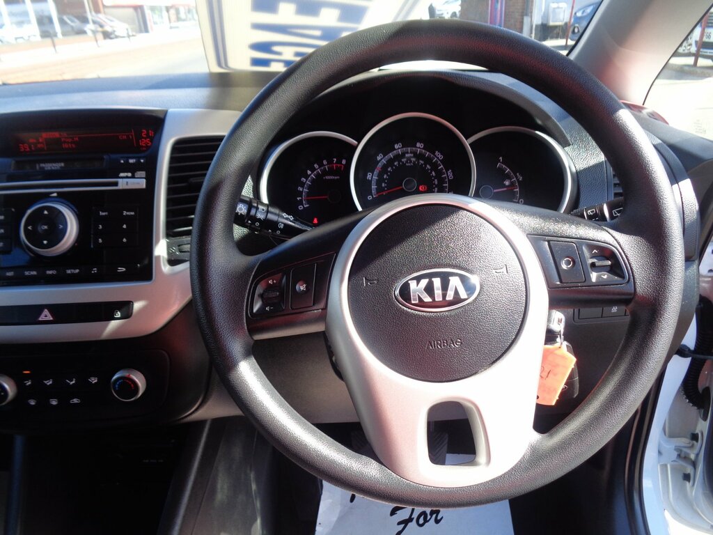 Kia Venga 1.4 1 Mpv Euro 6 Ss 89 Bhp White #6