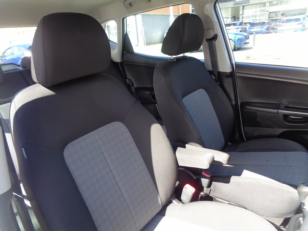 Kia Venga 1.6L 3 Silver #8