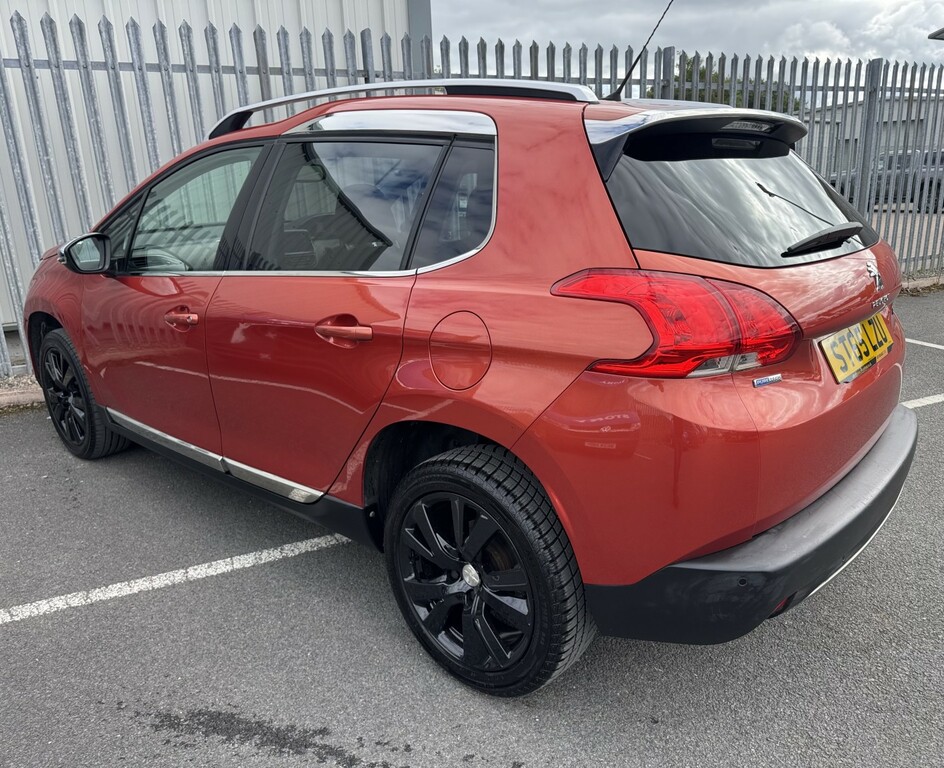Peugeot 2008 Feline 1.2 Puretech Red #4
