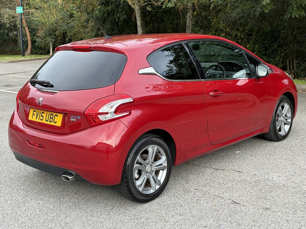 Peugeot 208 Hatchback 1.6 E-hdi Allure 2015 Red #6