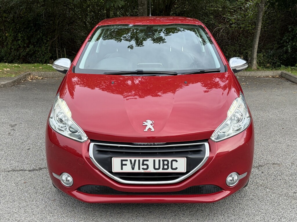 Peugeot 208 Hatchback 1.6 E-hdi Allure 2015 Red #2