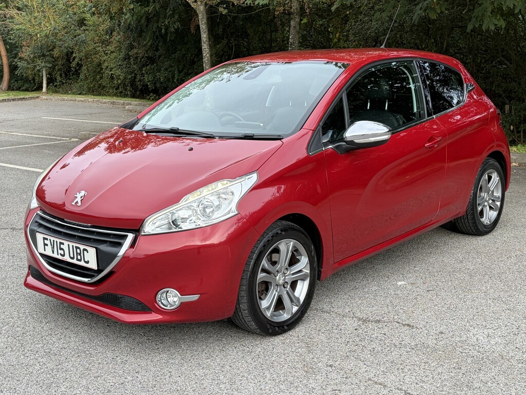 Peugeot 208 Hatchback 1.6 E-hdi Allure 2015 Red