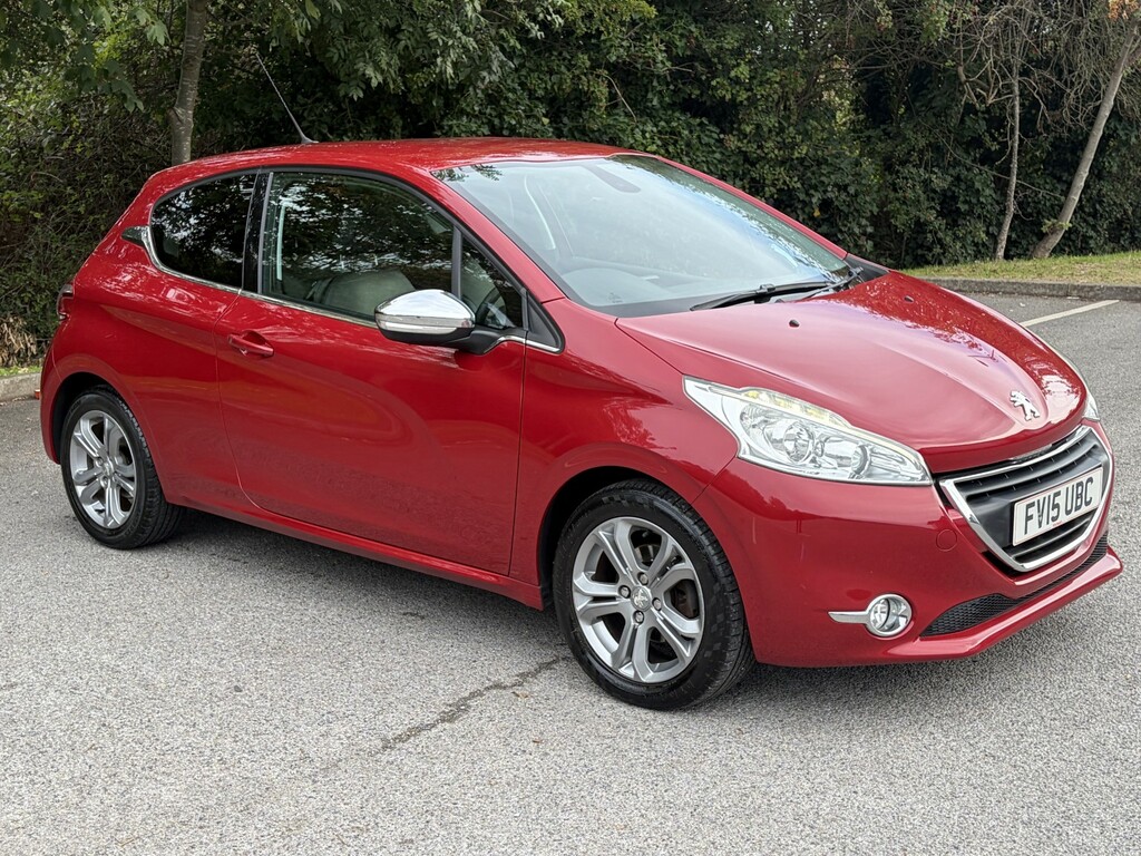 Peugeot 208 Hatchback 1.6 E-hdi Allure 2015 Red #3