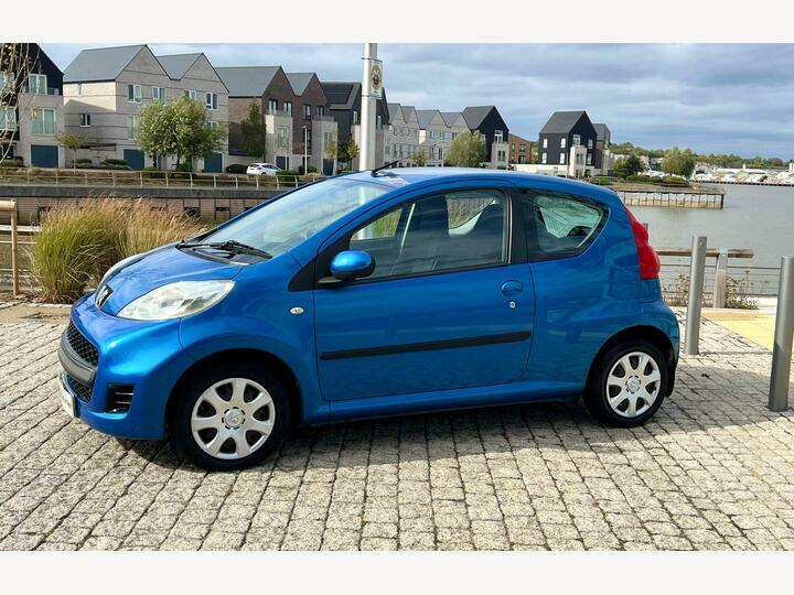 Peugeot 107 1.0 12V Urban 2 Tronic Blue #4