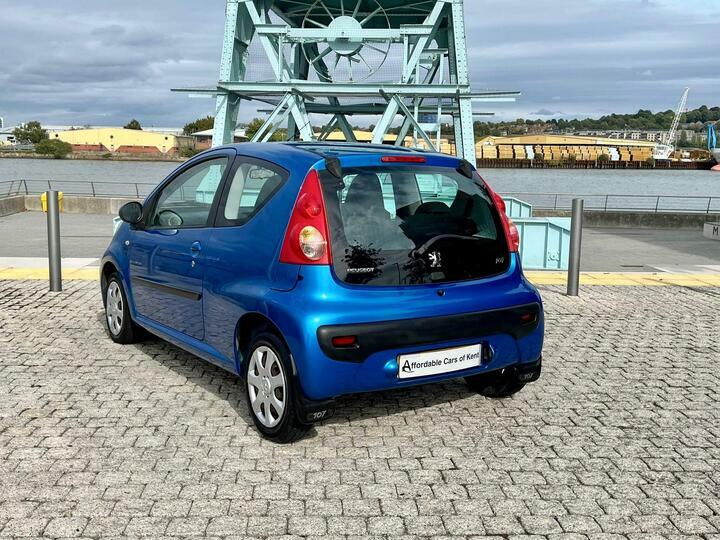 Peugeot 107 1.0 12V Urban 2 Tronic Blue #6