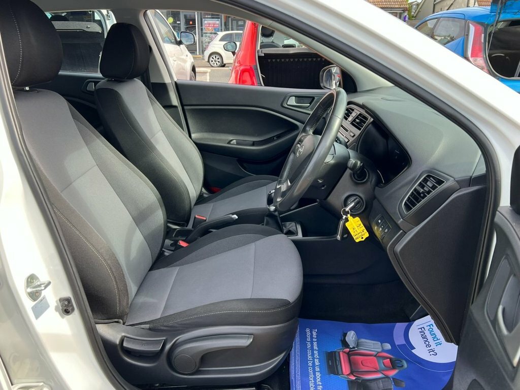 Hyundai I20 White #19