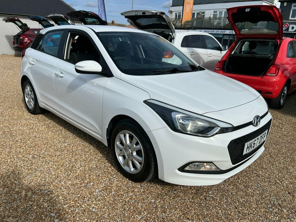 Hyundai I20 White #2