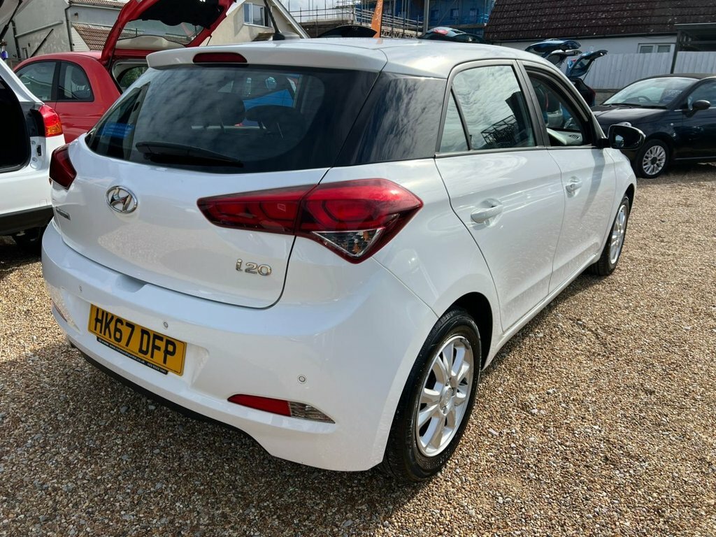 Hyundai I20 White #7