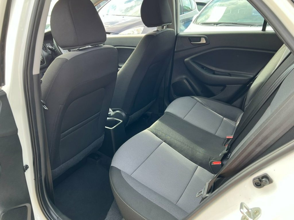 Hyundai I20 White #28