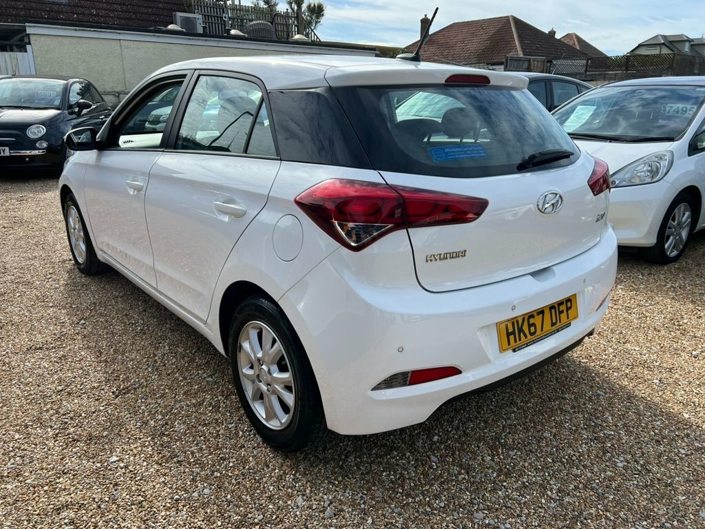 Hyundai I20 White #9