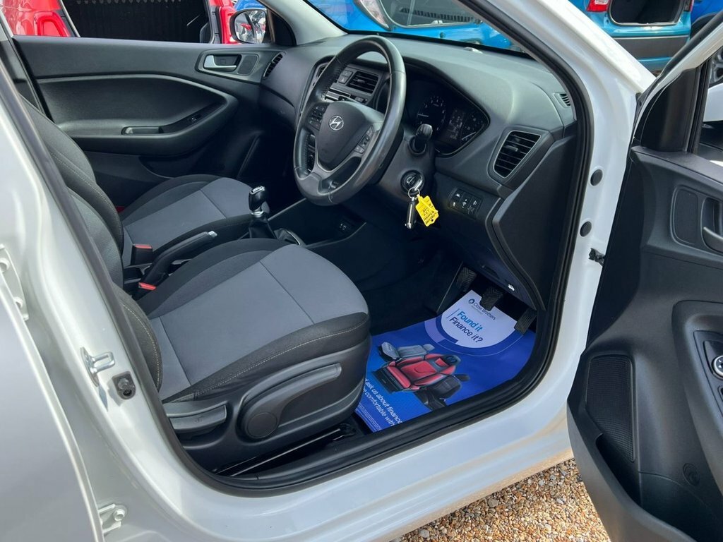 Hyundai I20 White #18