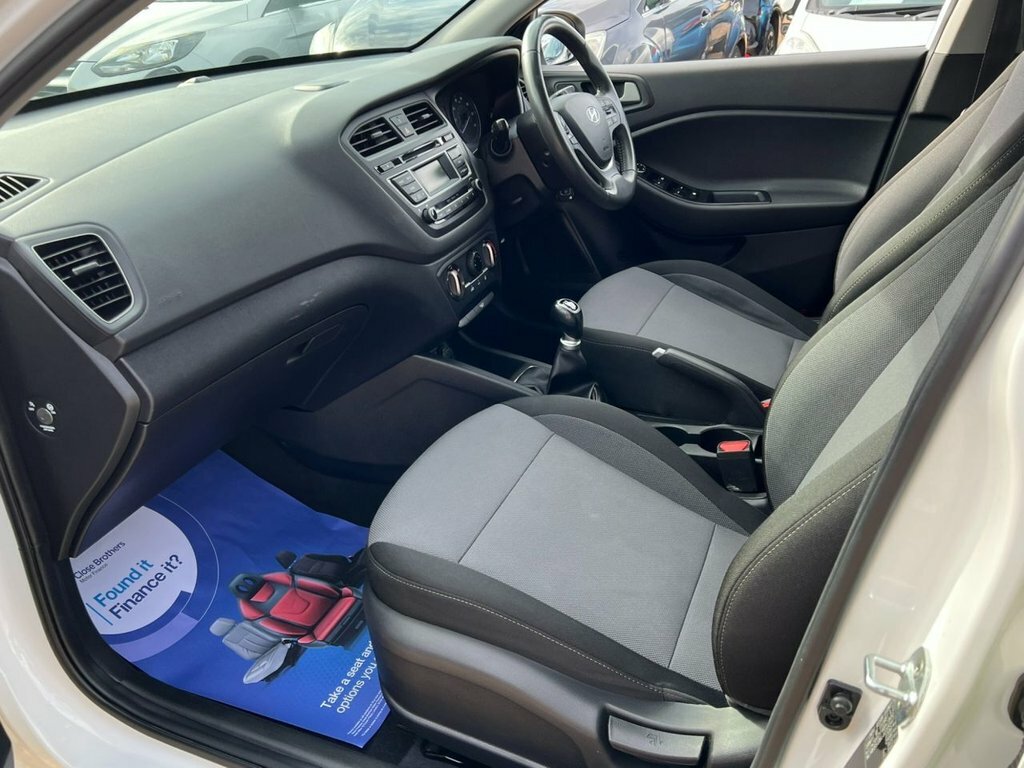 Hyundai I20 White #30