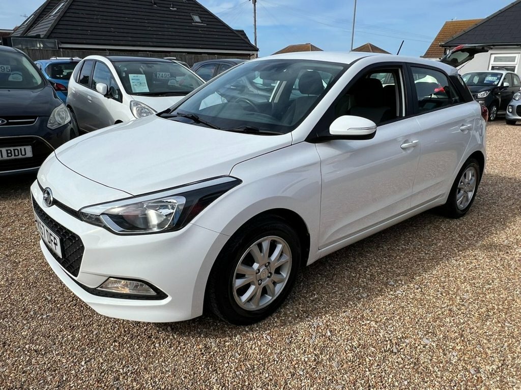 Hyundai I20 White #13
