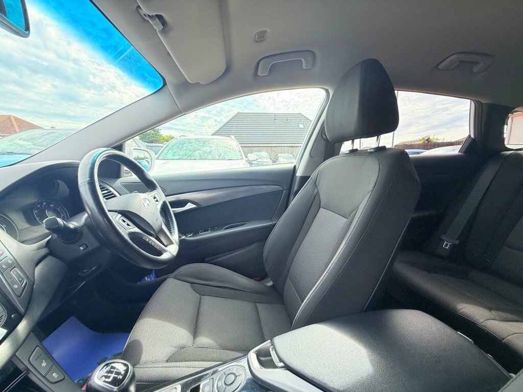 Hyundai I40 1.7L Active White #27