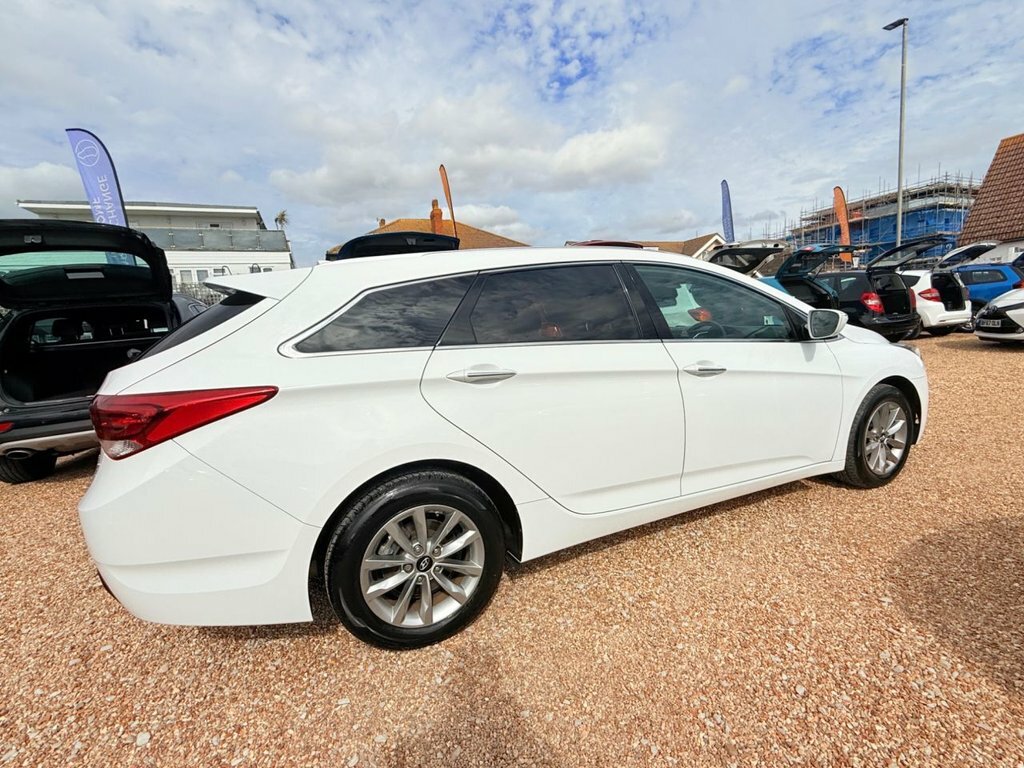Hyundai I40 1.7L Se Nav White #3