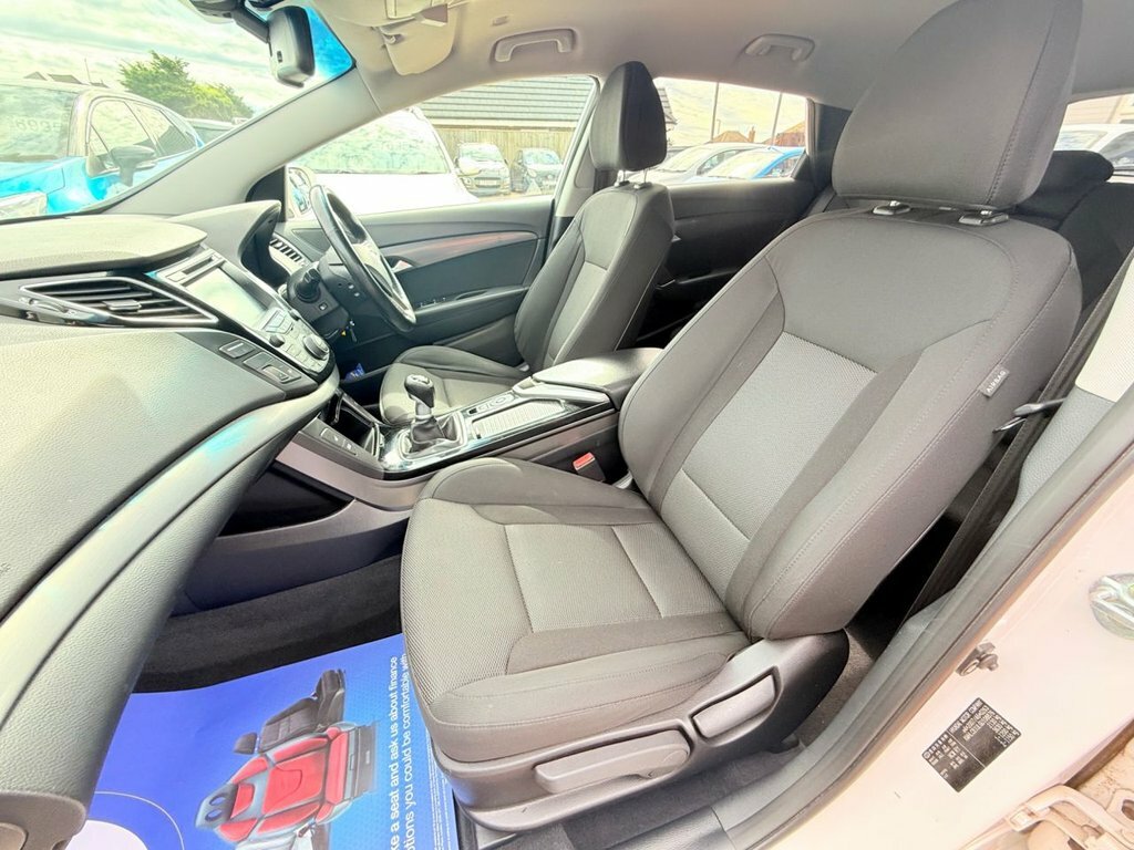 Hyundai I40 1.7L Active White #19