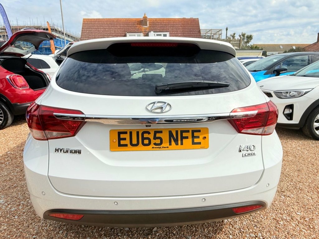Hyundai I40 1.7L Se Nav White #4