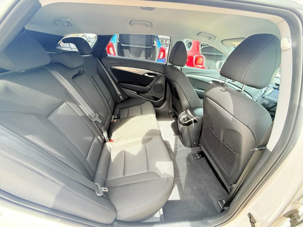 Hyundai I40 1.7L Active White #18