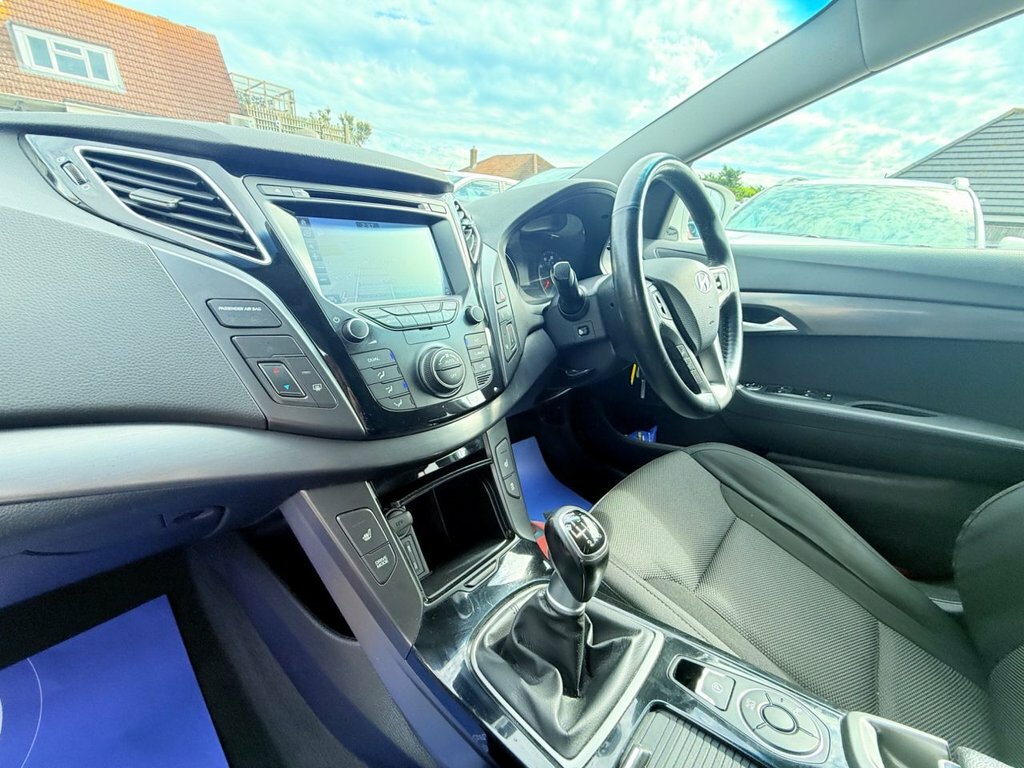 Hyundai I40 1.7L Active White #23