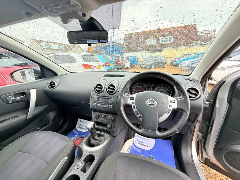 Nissan Qashqai+2 Hatchback Black #19