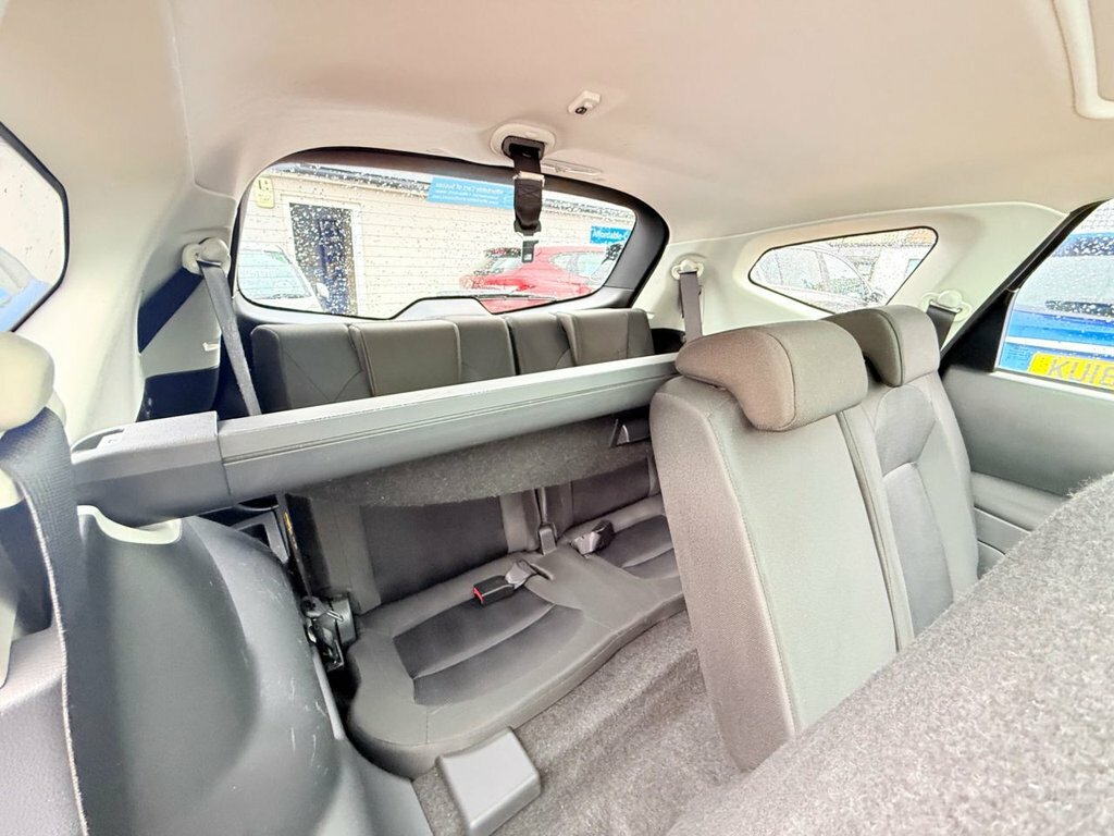 Nissan Qashqai+2 Hatchback Black #22