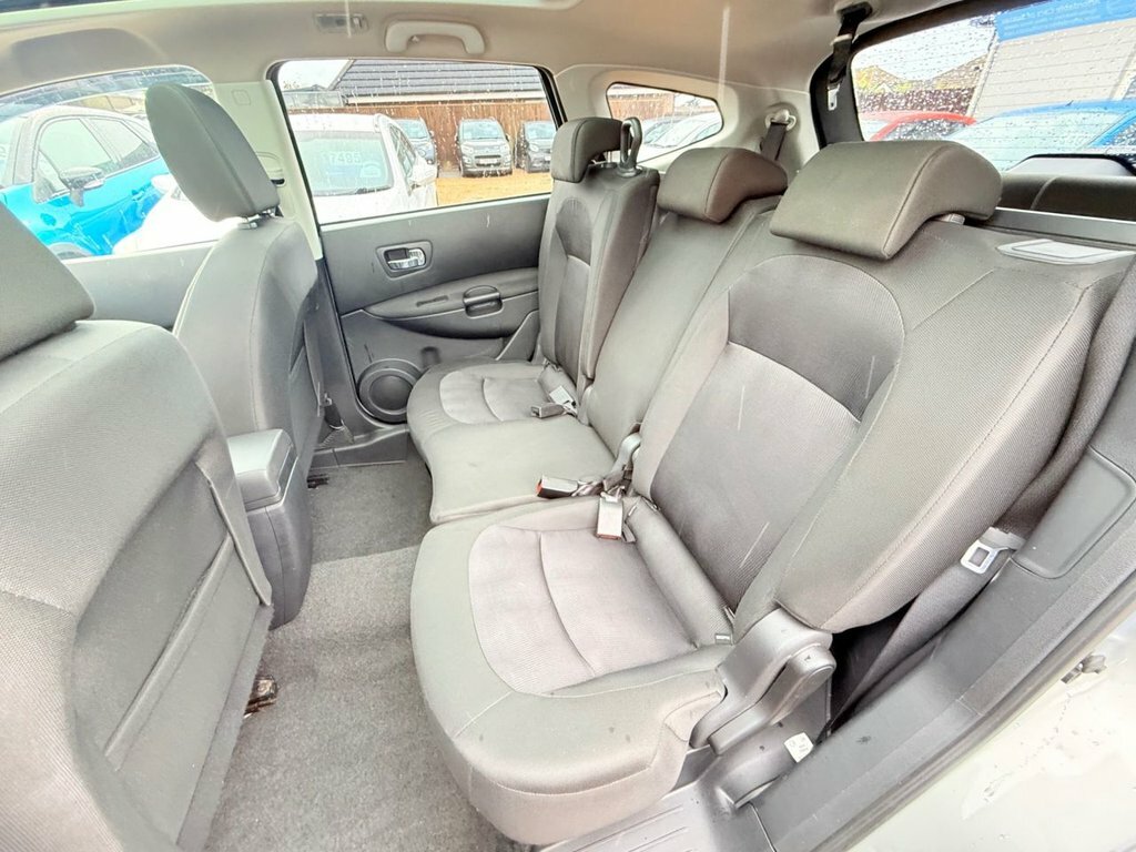 Nissan Qashqai+2 Hatchback Black #25
