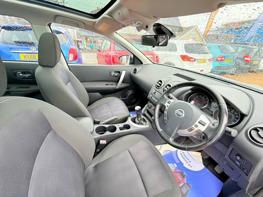Nissan Qashqai+2 Hatchback Black #16