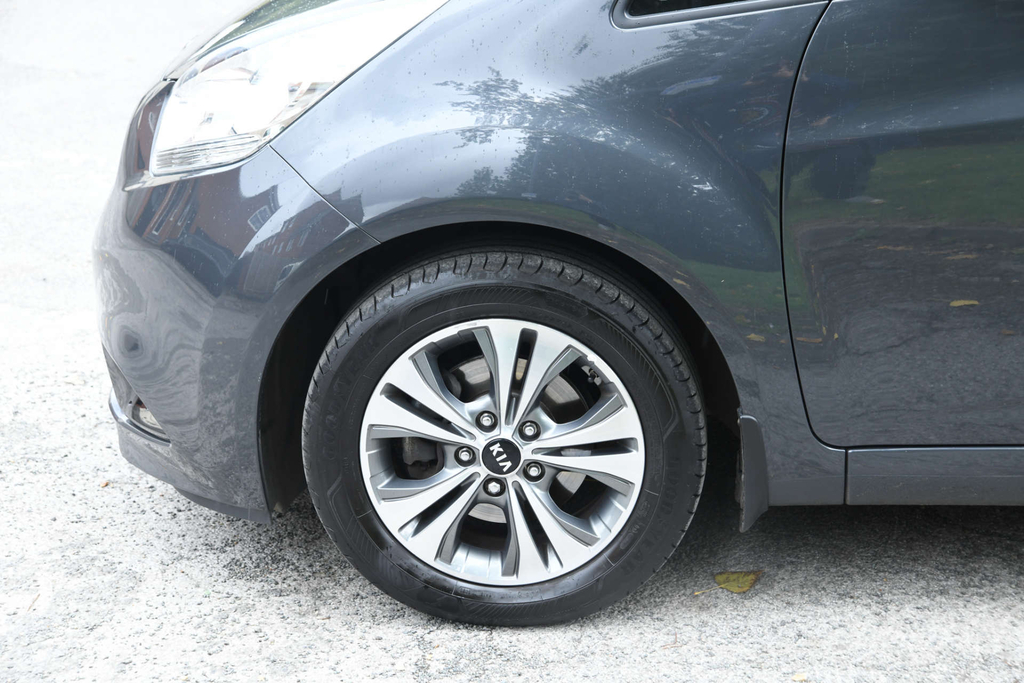 Kia Venga 3 With Grey #29