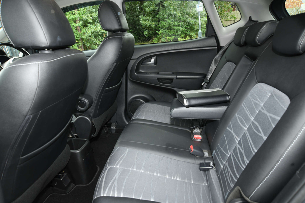 Kia Venga 3 With Grey #19
