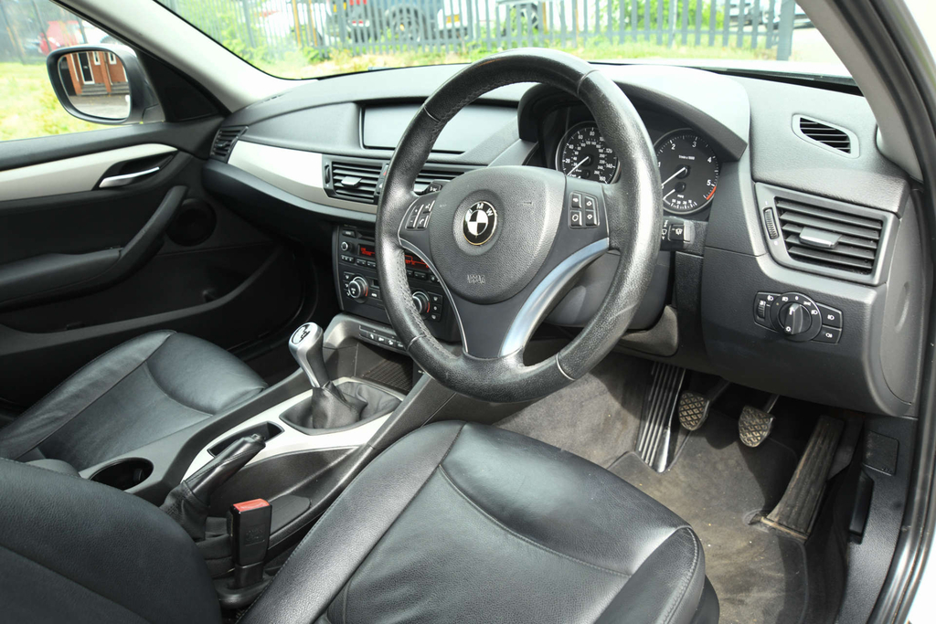 BMW X1 Suv 2.0 White #17