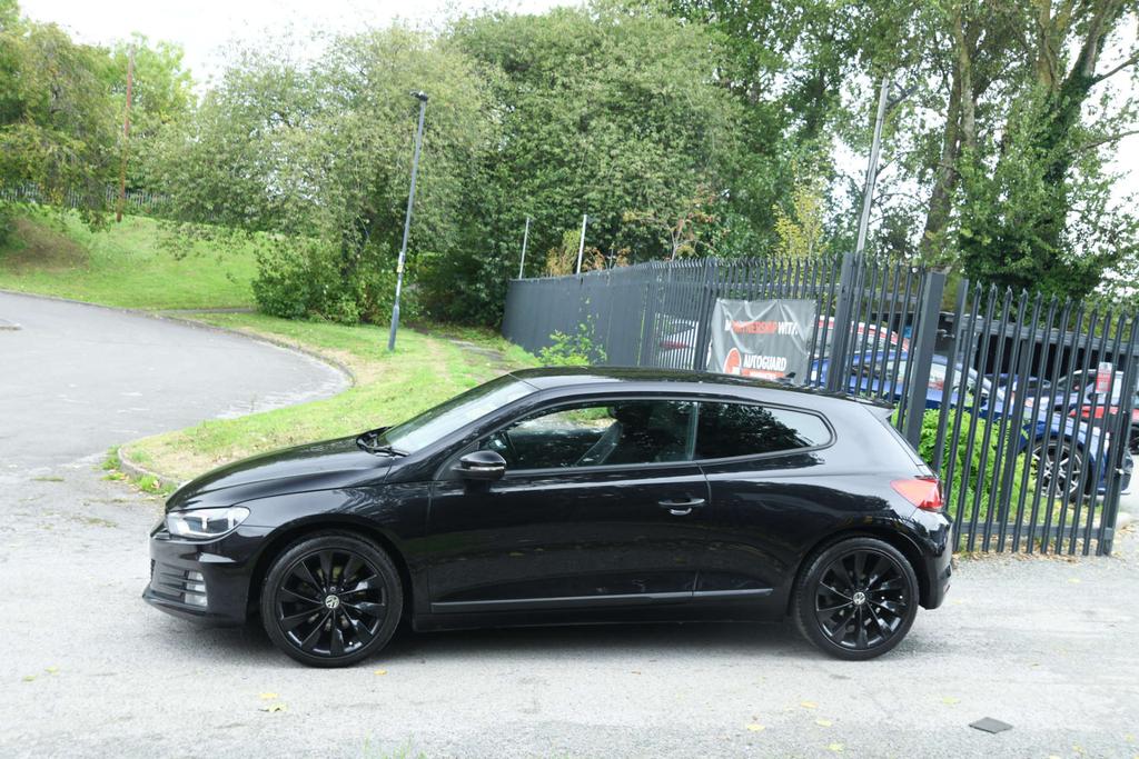 Volkswagen Scirocco Gt Bluemotion Technology Tsi  #4