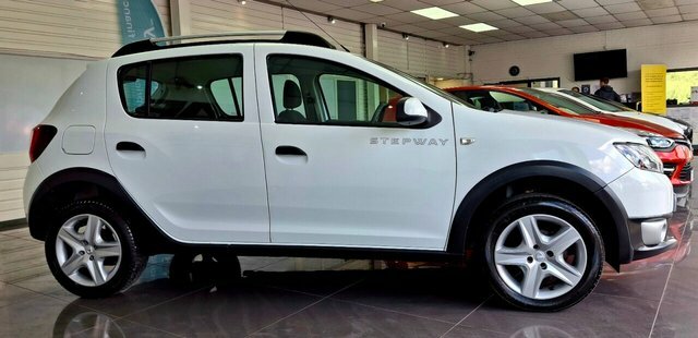 Dacia Sandero Stepway 2016 0.9 Tce Laureate Hatchback White #5