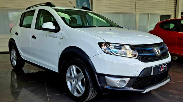 Dacia Sandero Stepway 2016 0.9 Tce Laureate Hatchback White #6