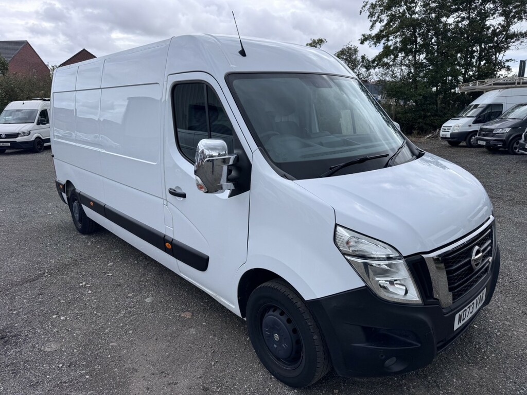 Nissan InterStar Acenta White #10